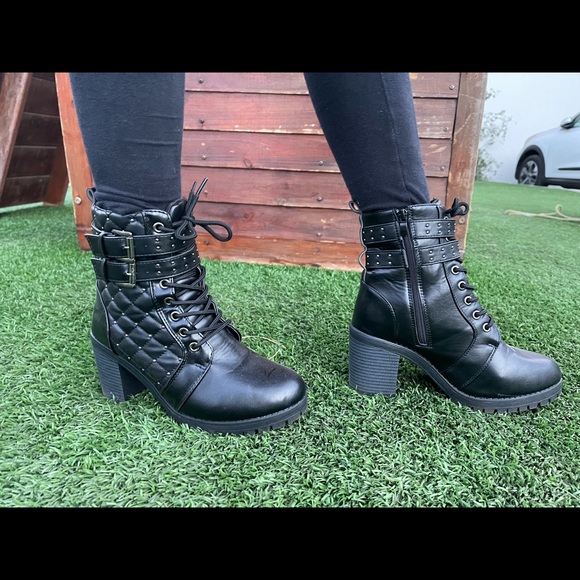 Olivia & Kate Moto Ankle Boots NWOT 8.5 - Picture 4 of 9